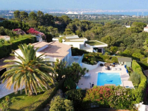 Antibes belle Villa pleine vue mer piscine et salle de fitness privés